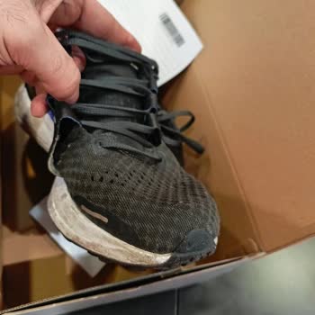 Kısa Sürede Yıpranan Nike Ayakkabı Ve İade Talebi