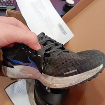 Kısa Sürede Yıpranan Nike Ayakkabı Ve İade Talebi