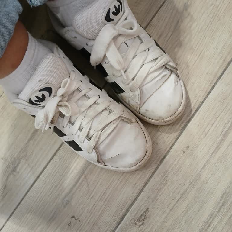 Zapatillas Adidas, rotura y desgaste en 2 meses