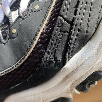Problema de agrietamiento en la gamuza de mis Skechers