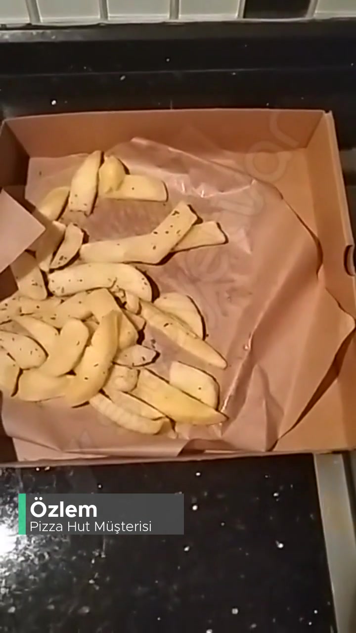 Pizza Hut Patates Hiç Kızarmamış! videonun kapak resmi