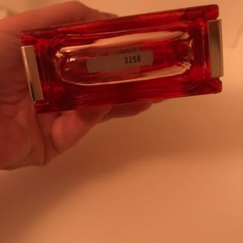 Sephora'dan Alınan Parfümler Kalıcılık Sorunu Yaşıyor