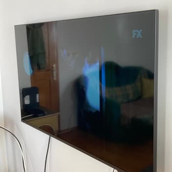 Philips TV'de Karanlık Sahne Sorunu Ve Işık Sızması