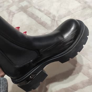 İlk Giyimde Derisi Soyulan Ayakkabılar Hayal Kırıklığı Yarattı