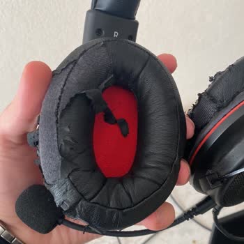 Kulaklık Pedleri Kullanım Zorluğu Yaratıyor