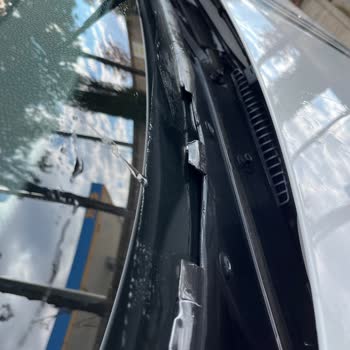 BMW F20 116d Ön Cam Fitili Sorunu