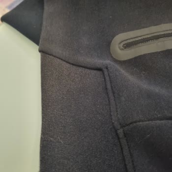 Nike Sweatshirt'te Kalite Sorunu: Renk Solması Ve İade Süreci