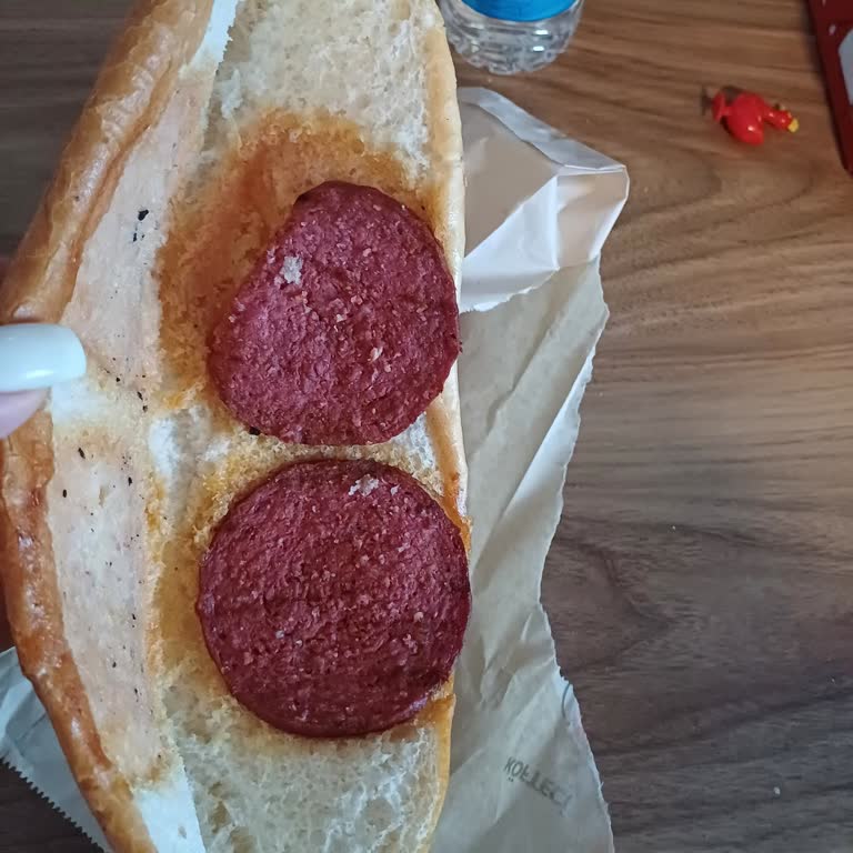Eksik Malzemeli Sucuklu Tost Şikayeti