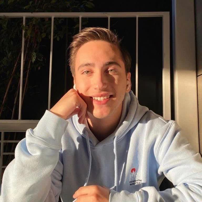 Çocukların Zihinsel Gelişimini Tehdit Eden YouTube Kanalı