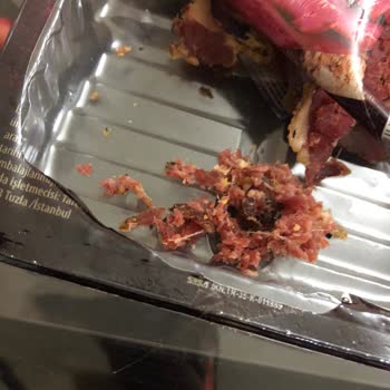 Migros'tan Aldığım Dana Füme Etin İçinden Saç Çıktı