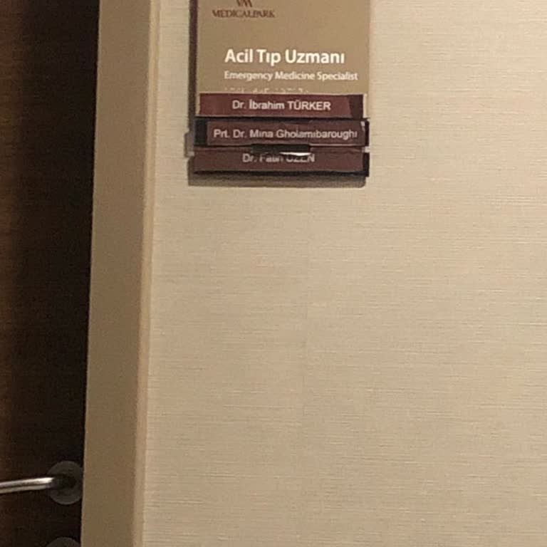 Acil Serviste Umursamazlık Ve Bekletilme