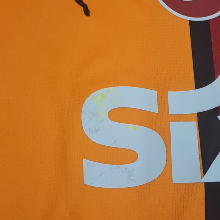 Hediye Paketinde Lekelenen Forma