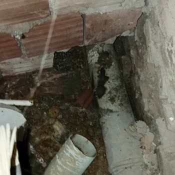 Superonline Kablo Çekimi Sonrası Apartman Tesisatında Hasar!