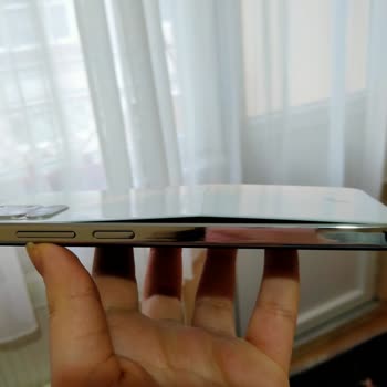 Pil Şişmesi Nedeniyle Reeder Telefonumda Kırık Ve Ek Ücret Talebi