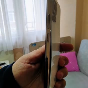 Pil Şişmesi Nedeniyle Reeder Telefonumda Kırık Ve Ek Ücret Talebi