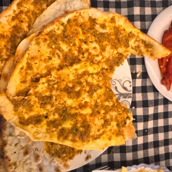 Elazığ Helin Lahmacun Harç Miktarı Oldukça Azdı Ve Tadını Tam Olarak Alamadım