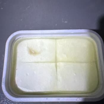 Dudullu BİM'den Alınan Peynirde Salya Gibi Oluşumlar