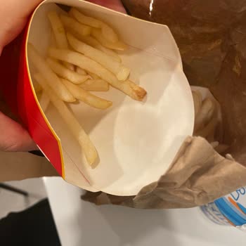 Buz Gibi Yemek Ve Eksik Siparişle Hayal Kırıklığı