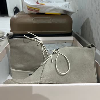 Kusurlu Ayakkabının Tekrar Gönderilmesiyle Şaşırtan Alışveriş Deneyimi