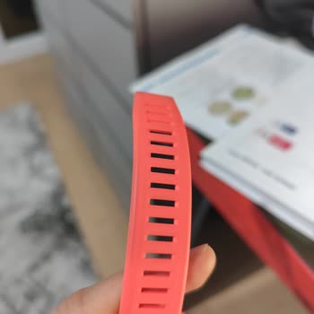 Casio G-Shock Saatin Kordonunda Beklenmedik Lekeler