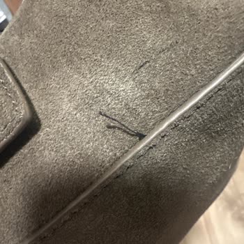 Defolu Çanta Ve Mağaza Teslimatındaki Hayal Kırıklığı