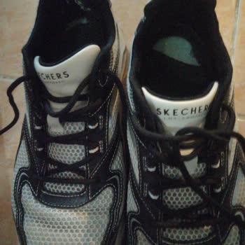Skechers Ayakkabılarda Yırtılma Ve Koku Sorunu