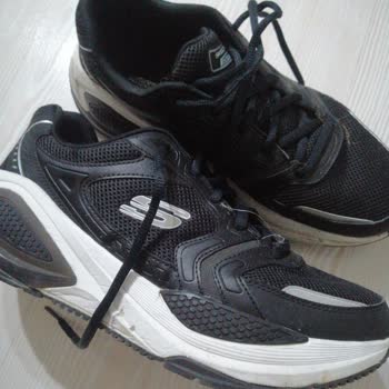 Skechers Ayakkabılarda Yırtılma Ve Koku Sorunu