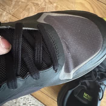 Skechers Ayakkabıda Beklenmedik Yırtılma Sorunu