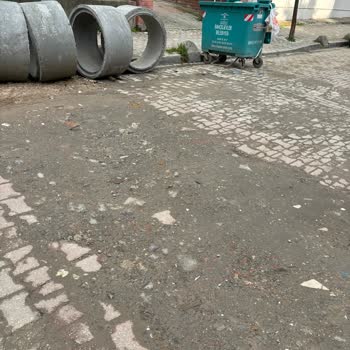 Bahçelievler'de Delik Deşik Yollar Mağduriyeti