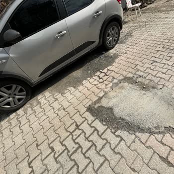 Bahçelievler'de Delik Deşik Yollar Mağduriyeti