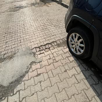 Bahçelievler'de Delik Deşik Yollar Mağduriyeti