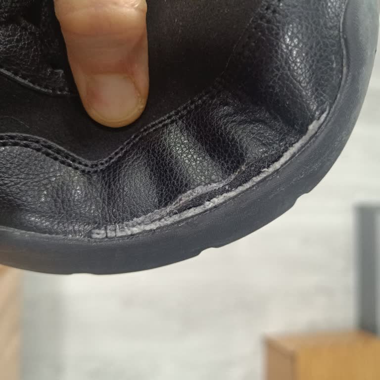 Skechers Botlarda Beklenmedik Açılma Sorunu