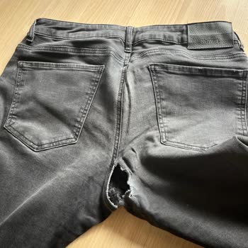 Network Pantolonun Hızla Eriyip Yırtılması