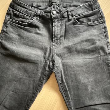 Network Pantolonun Hızla Eriyip Yırtılması