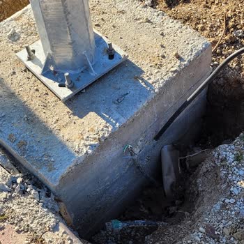 Tehlikeli Aydınlatma Direği: Çocuklar İçin Büyük Tehdit