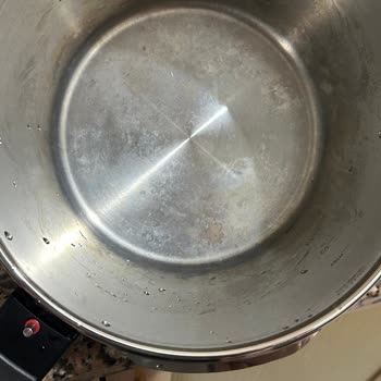 İlk Kullanımda Kararan Düdüklü Tencere Hayal Kırıklığı Yarattı