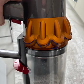 Dyson V15: Garanti Kapsamında Süpürge Çilesi