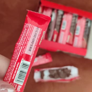 Son Tüketim Tarihi Geçmemiş Çikolatanın Bozulmuş Tadı Ve Görünümü