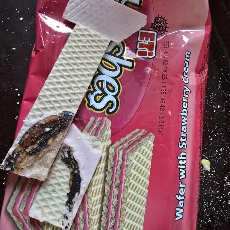 Gofretin İçinden Çıkan İstenmeyen Sürpriz