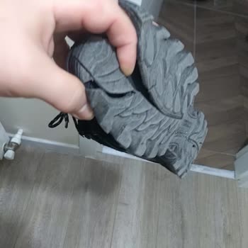 Scooter Ayakkabının Altı Paramparça Oldu