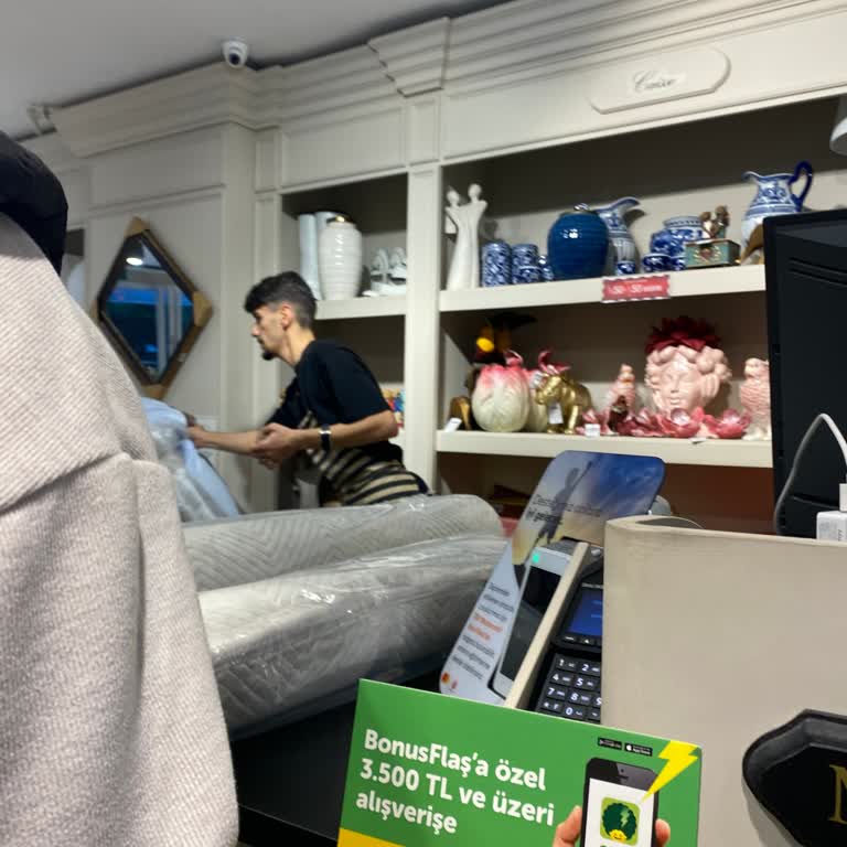 Uzun Bekleme Süresi Ve Saygısız Hizmet