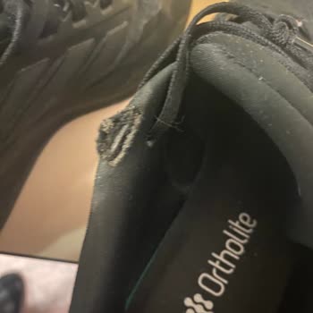 Adidas Ayakkabılarında Erken Aşınma Ve Güven Kaybı