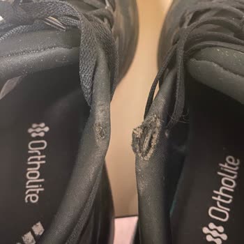 Adidas Ayakkabılarında Erken Aşınma Ve Güven Kaybı