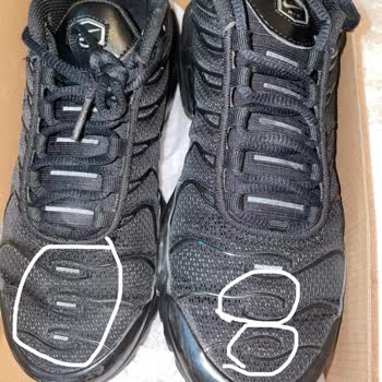 Nike Yüksek Fiyatlı Ayakkabıda Reflektör Sorunu