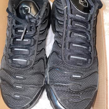 Nike Yüksek Fiyatlı Ayakkabıda Reflektör Sorunu