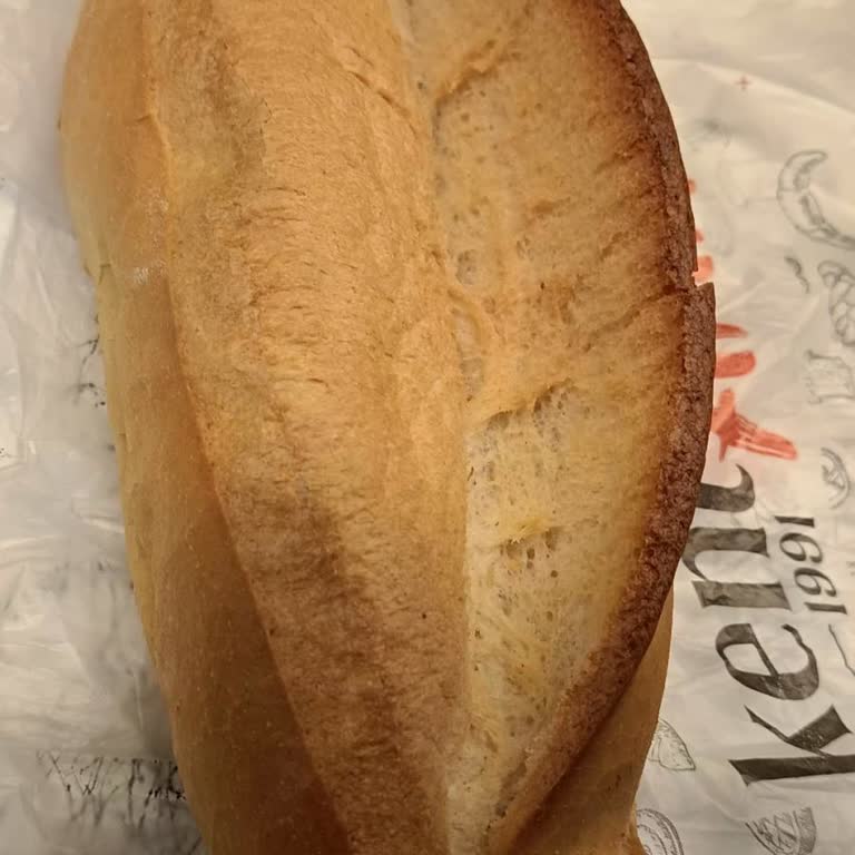 Kent Fırın Cafe Gebze Yaptığı Ekmekler Bıçak Çiziği Çok Fazla