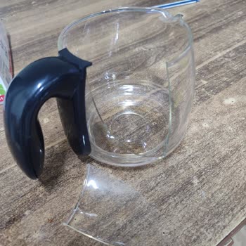 Sinbo Filtre Kahve Makinesi Demlik Bölümünde Beklenmedik Çatlak