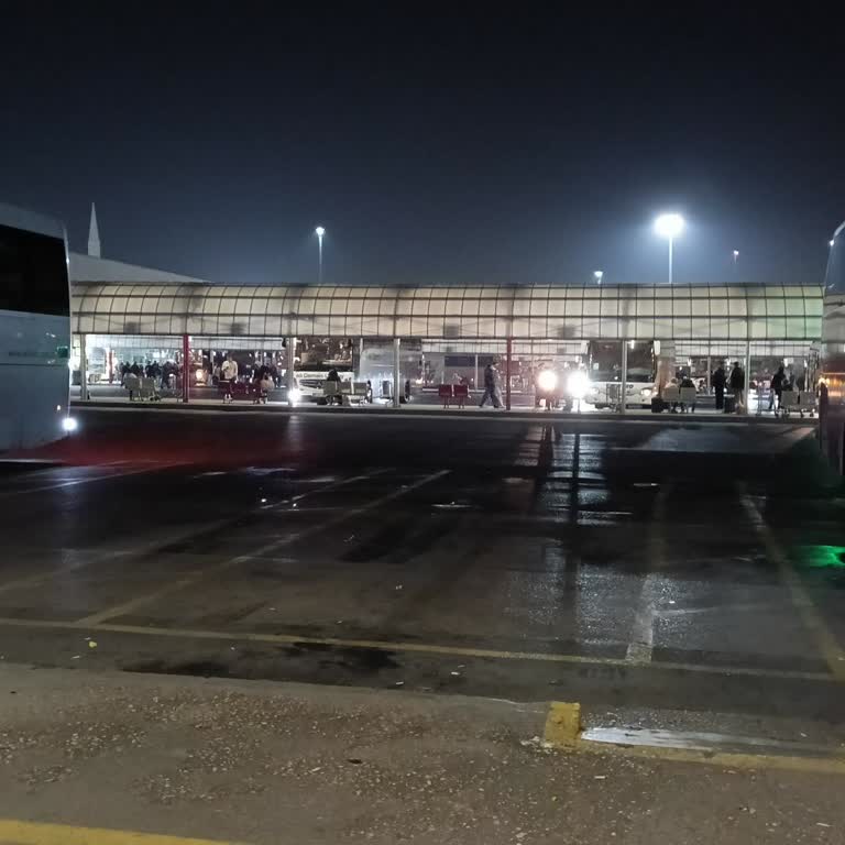 İstanbul Kalesi Seyahat Otobüs Seferi Kaos Ve Soğukta Bekleyiş