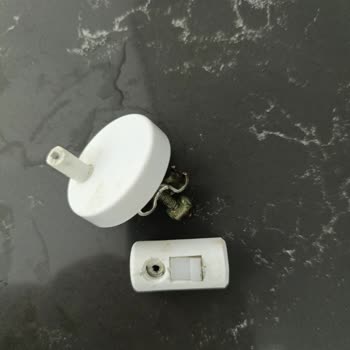 Vitra Klozet Kapağı Menteşesi: Yüksek Fiyat Ve Kalite Sorunu