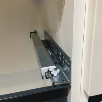 Samet A. Ş Yeni Mutfak Dolaplarında Ray Sistemi Hayal Kırıklığı!